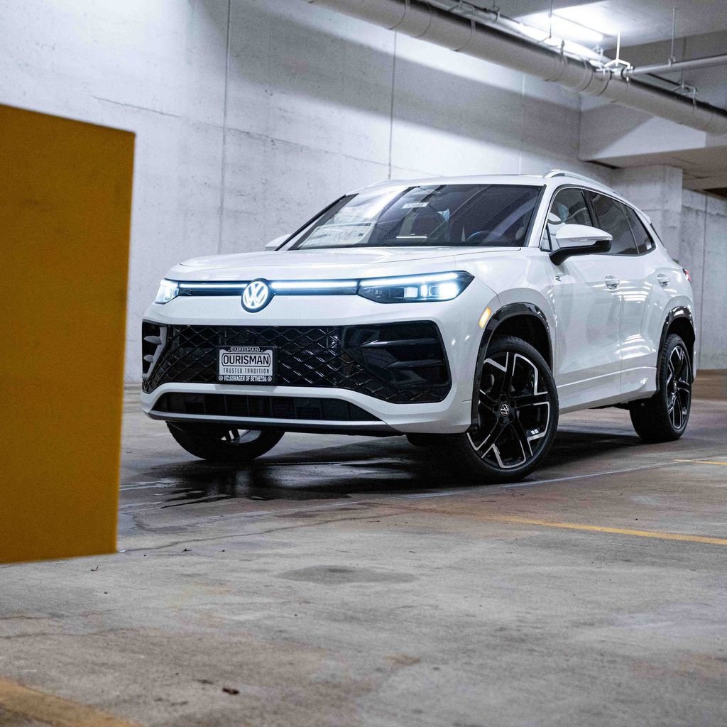New 2026 Volkswagen Tiguan SEL R-Line