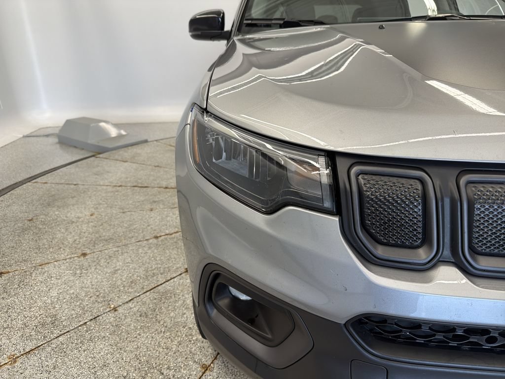 Used 2022 Jeep Compass Trailhawk AWD/4WD image 12