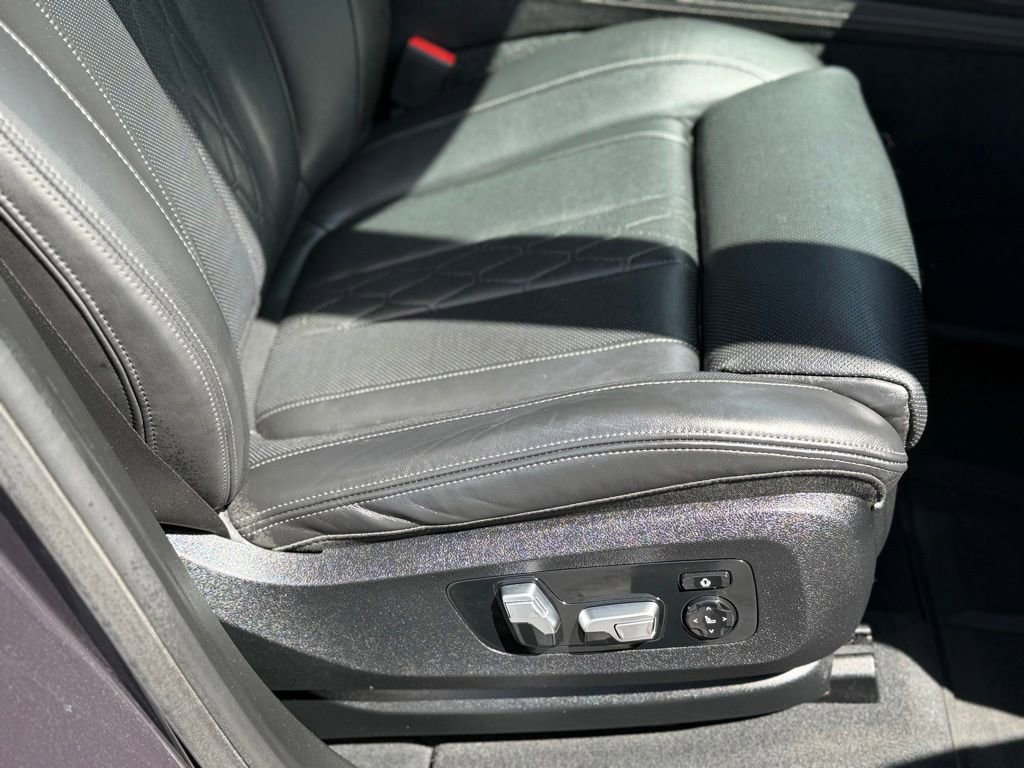 Used 2020 BMW X7 M50i w/ Dynamic Handling Package AWD/4WD image 9