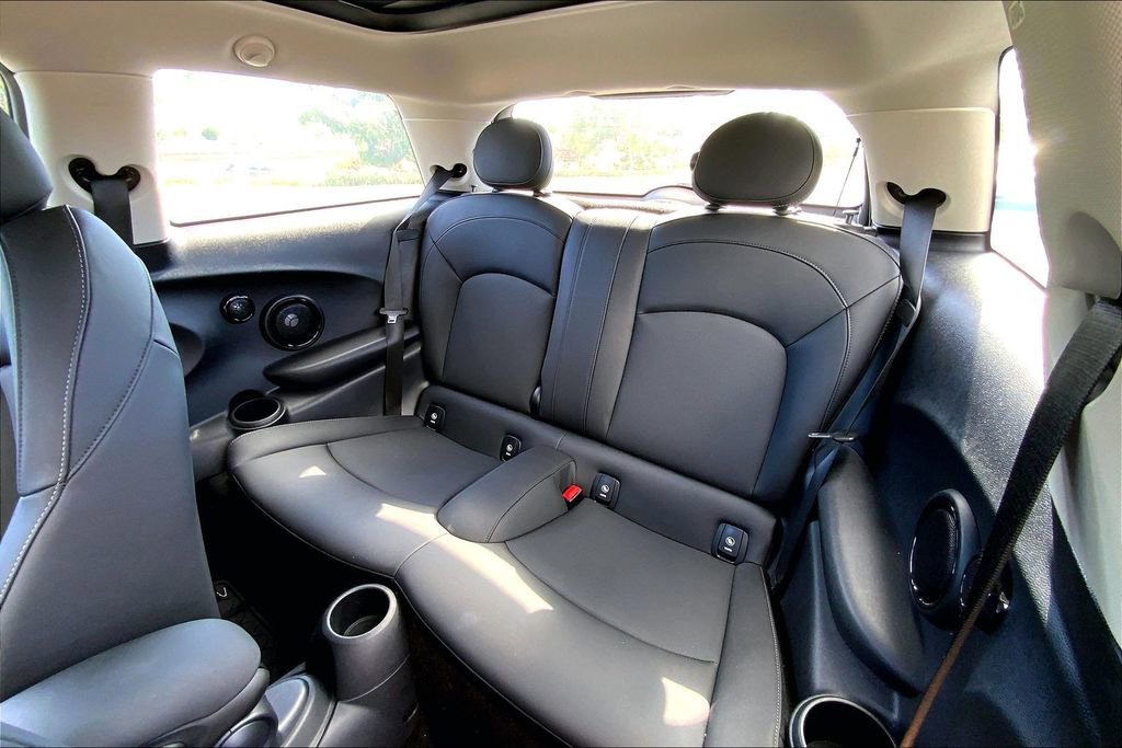 Certified 2024 MINI Cooper SE image 27