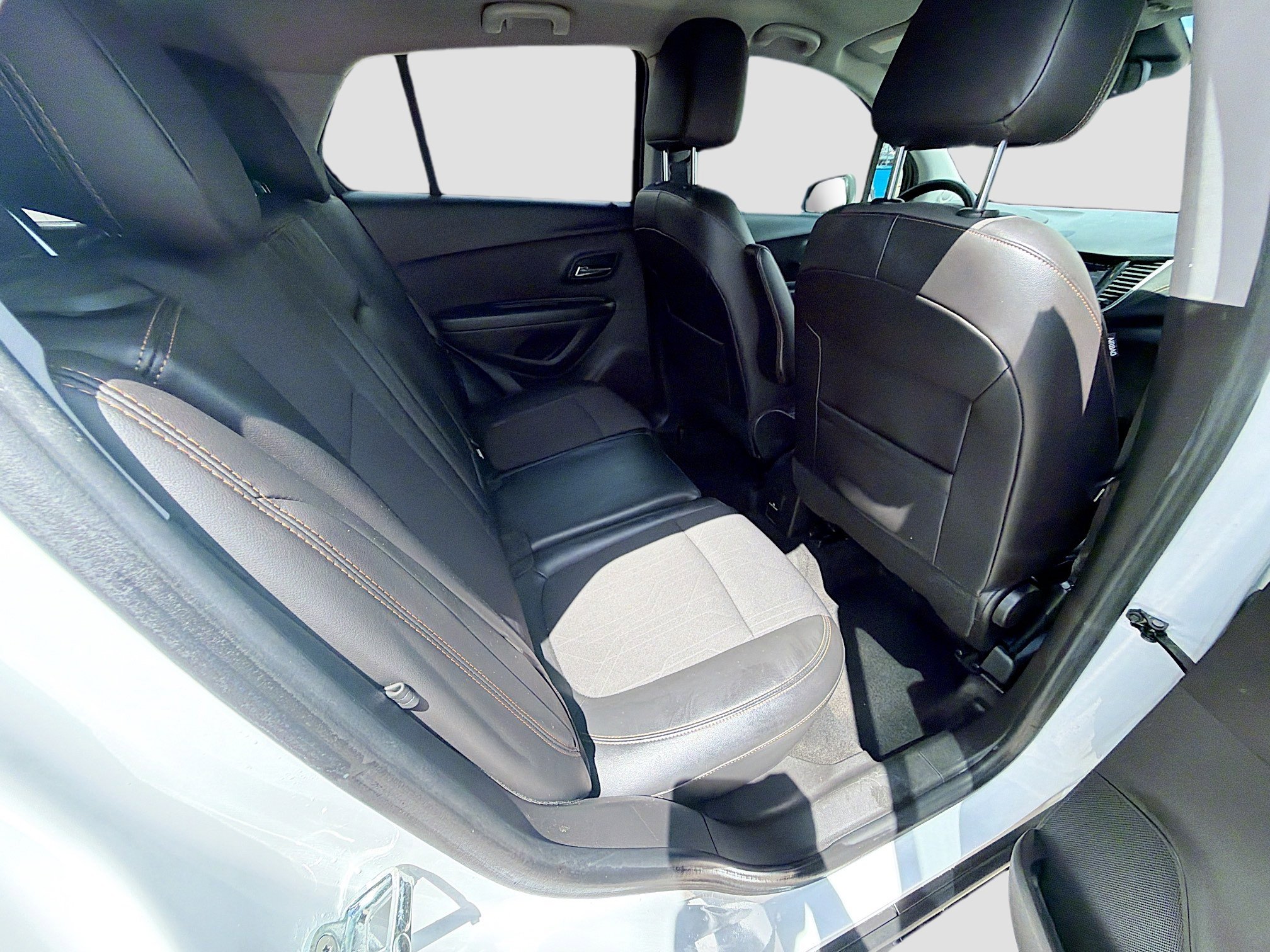 Used 2022 Chevrolet Trax LT w/ LT Convenience Package image 27