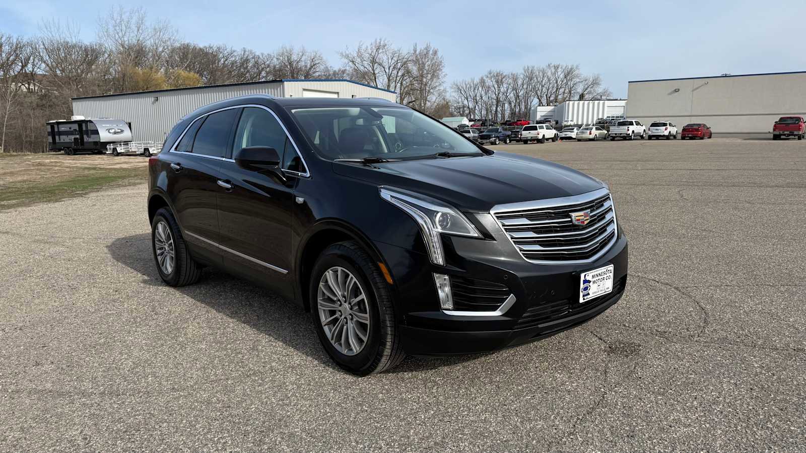 Used 2017 Cadillac XT5 Luxury FWD image 2