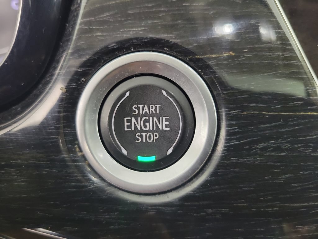 Certified 2023 Cadillac XT6 Premium Luxury w/ Technology Package AWD/4WD image 32