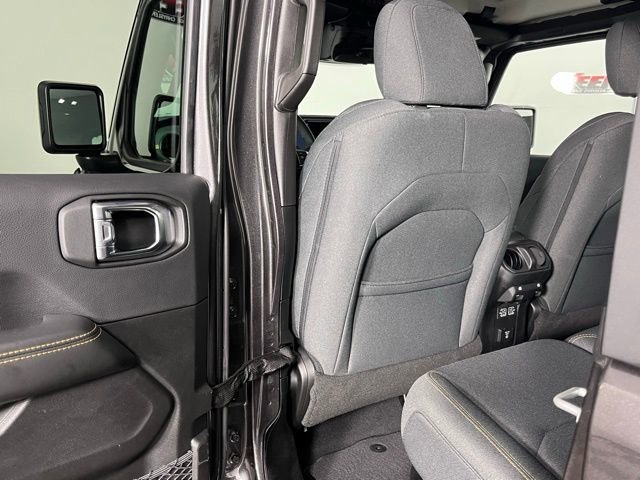 Used 2025 Jeep Wrangler Unlimited Sahara image 23