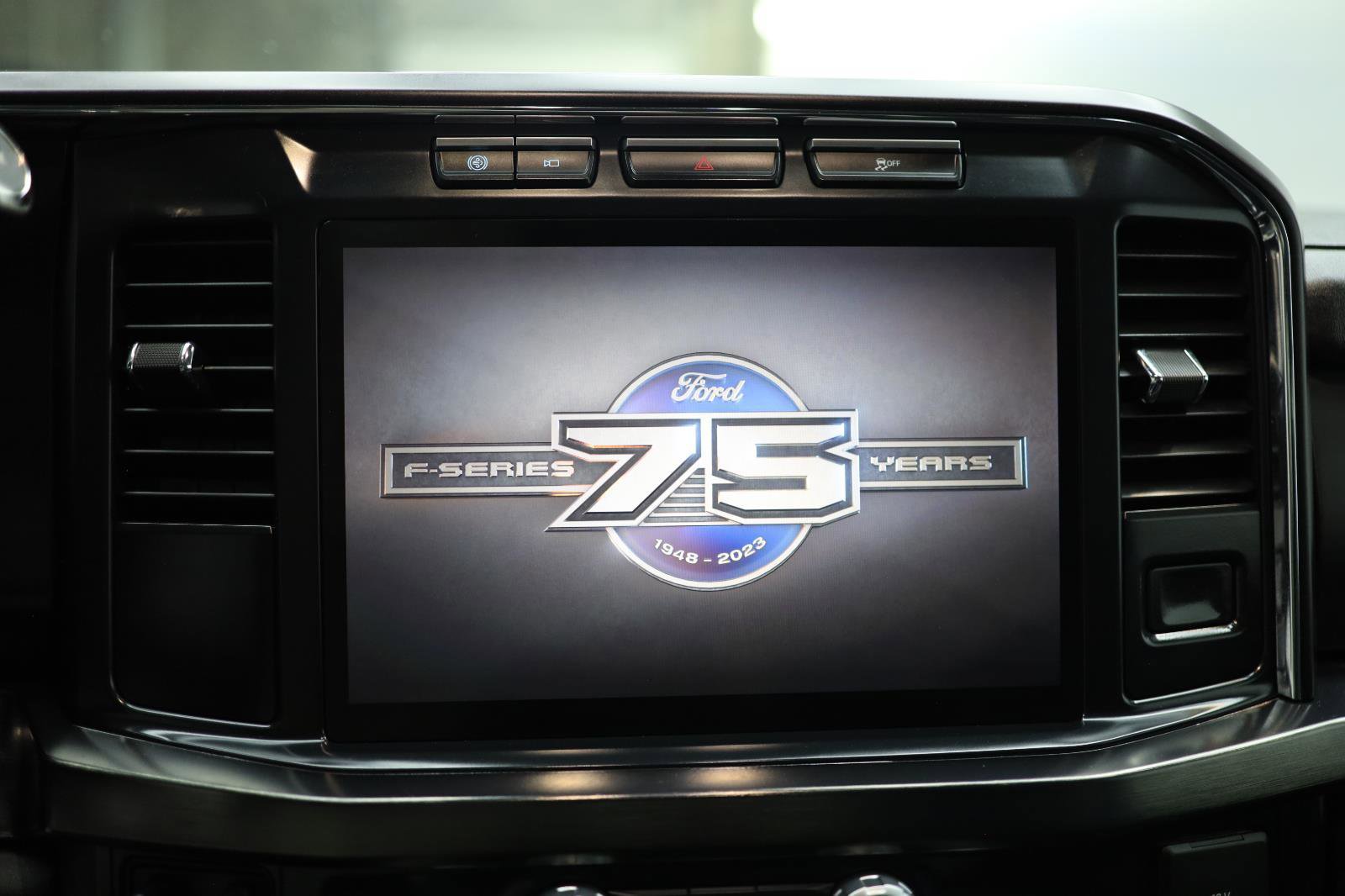 Used 2023 Ford F350 Lariat image 33