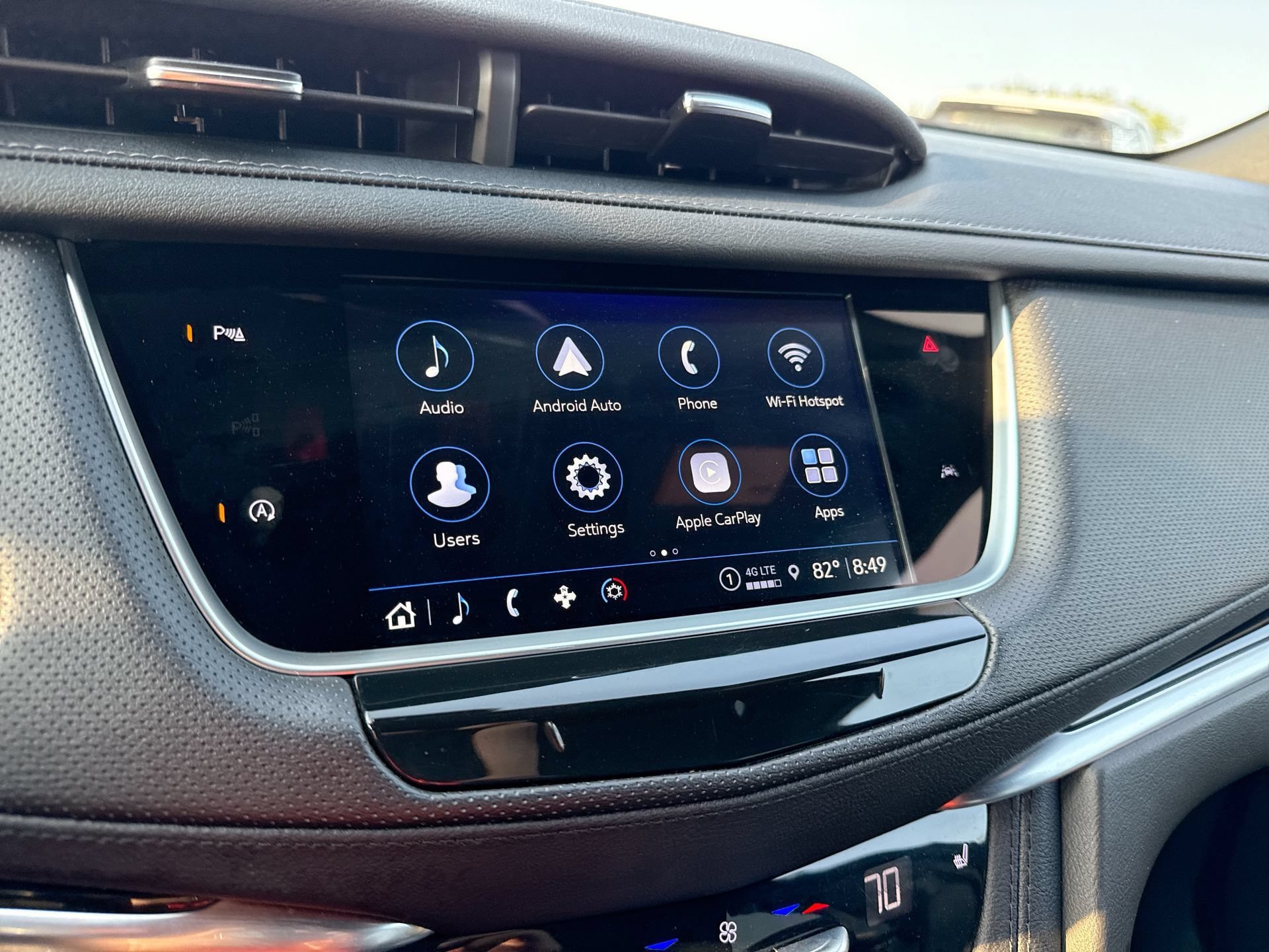 Used 2025 Cadillac XT6 Luxury FWD image 12
