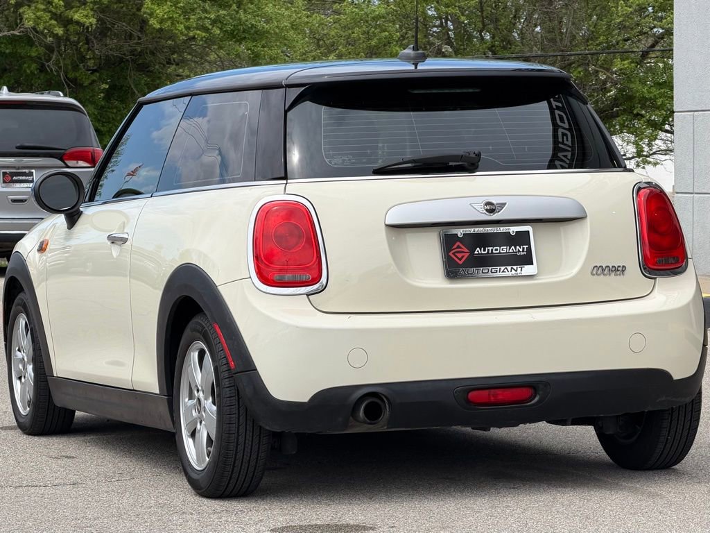 Used 2014 MINI Cooper 2-Door Hardtop FWD image 8
