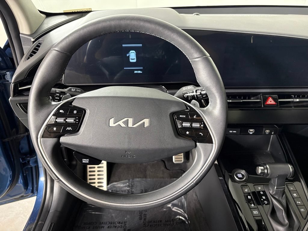 Used 2024 Kia Niro SX Touring FWD image 23