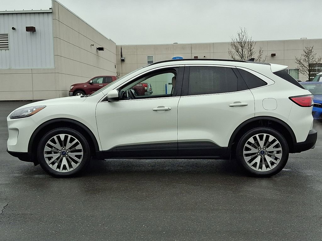 Used 2022 Ford Escape Titanium w/ Class II Trailer Tow Package image 7
