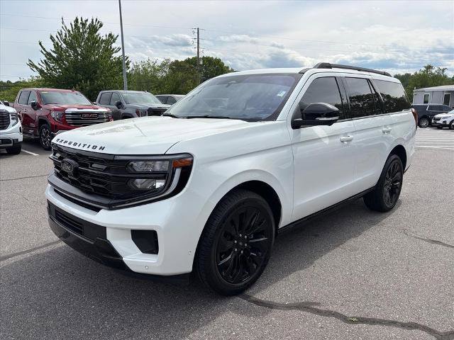 Used 2025 Ford Expedition Platinum w/ Stealth Appearance Package AWD/4WD image 4