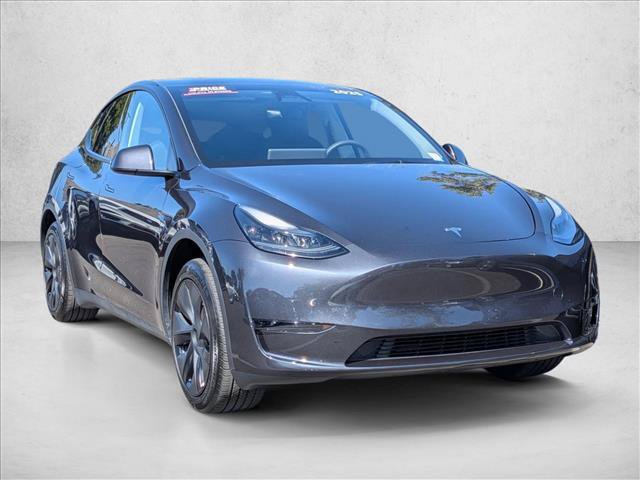 Used 2025 Tesla Model Y Long Range RWD image 3