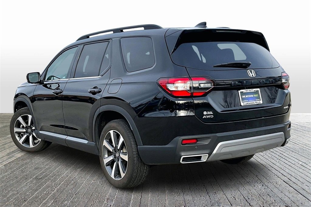 Used 2023 Honda Pilot Elite image 6