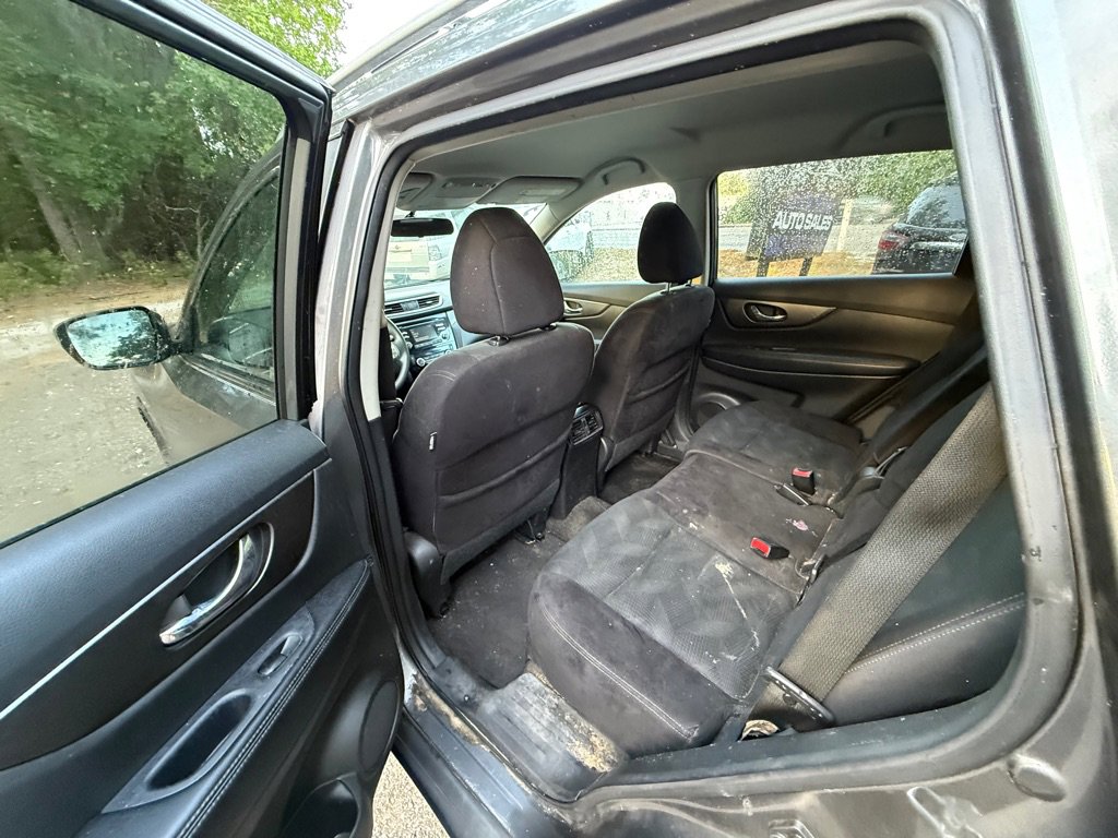 Used 2014 Nissan Rogue SV FWD image 11