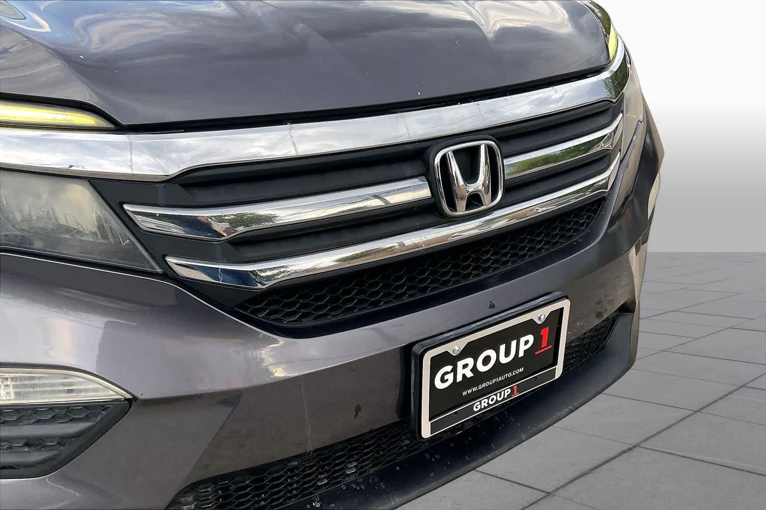 Used 2017 Honda Pilot EX image 29