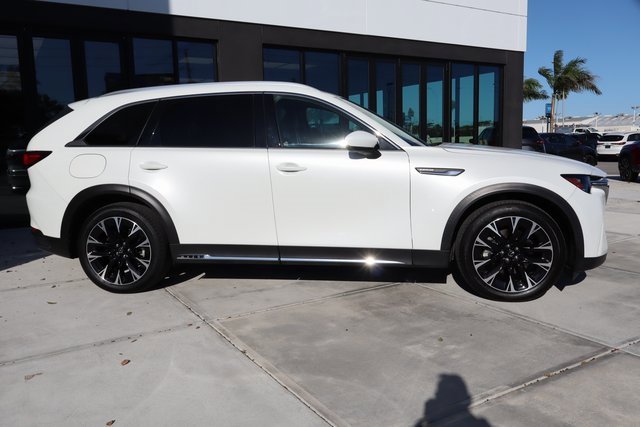 Used 2024 MAZDA CX-90 Plug-In Hybrid w/ Premium Pkg image 2