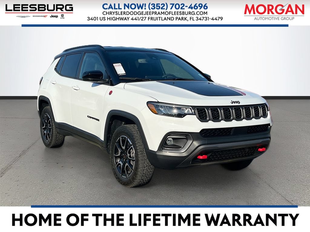 Used 2025 Jeep Compass Trailhawk AWD/4WD image 1