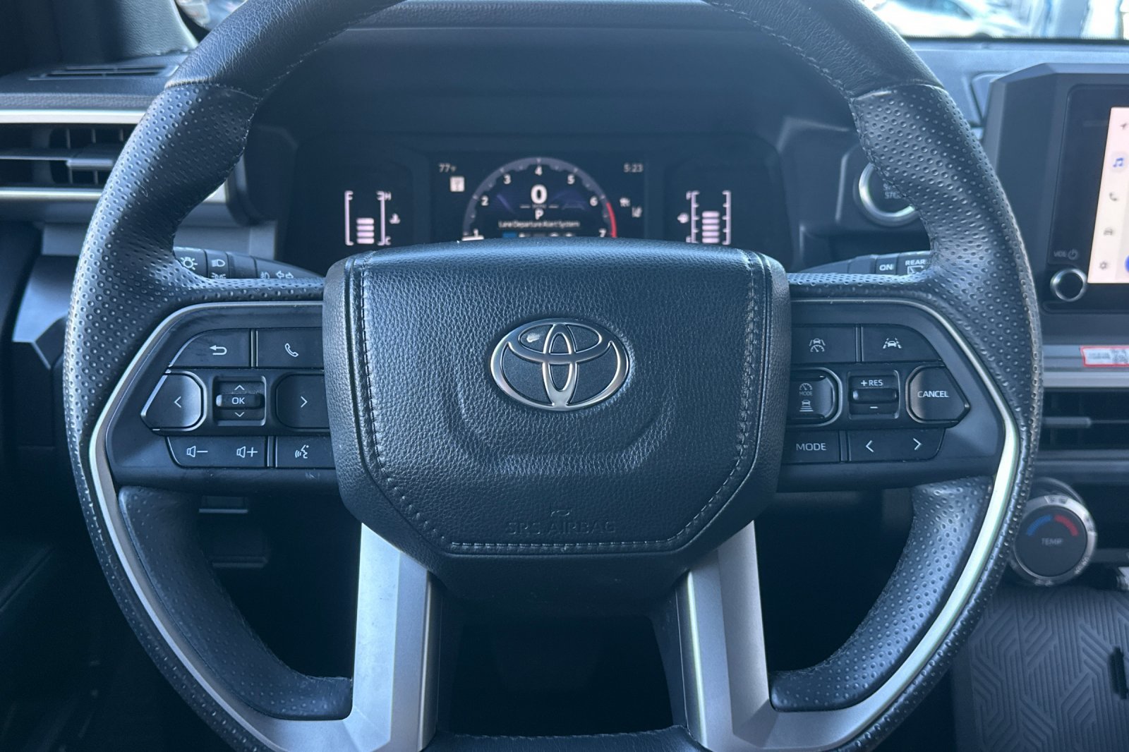Used 2025 Toyota 4Runner SR5 AWD/4WD image 35