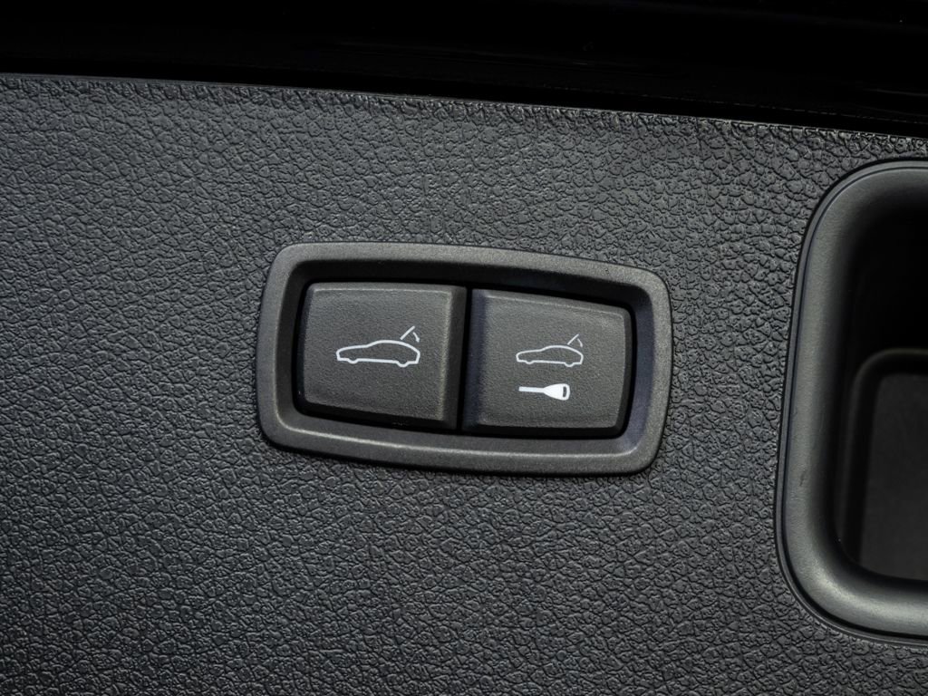 Certified 2024 Porsche Macan Turbo image 31