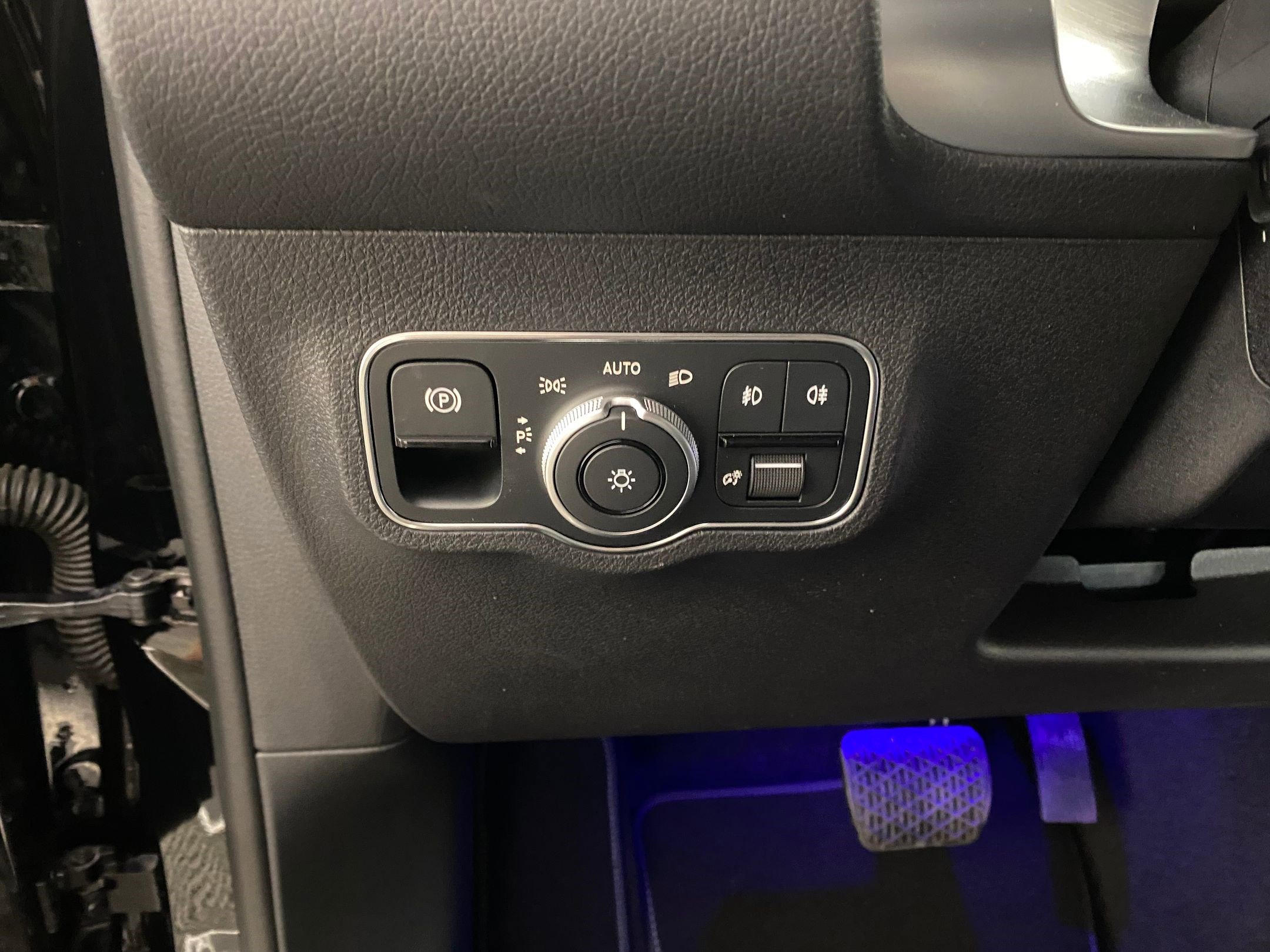 New 2025 Mercedes-Benz GLB 250 4MATIC image 17