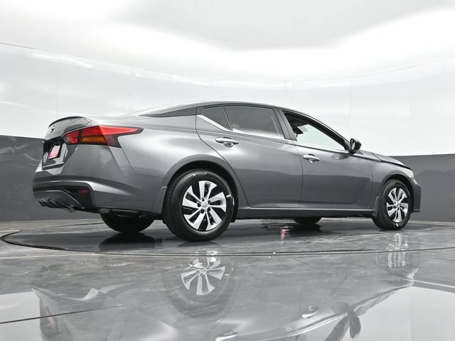 Used 2025 Nissan Altima 2.5 S FWD image 34