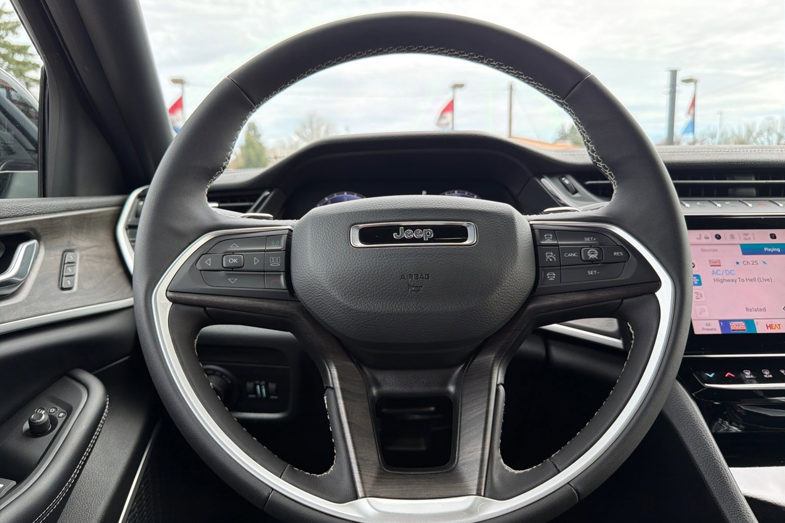 New 2026 Jeep Grand Cherokee Limited w/ Limited Altitude Package image 21