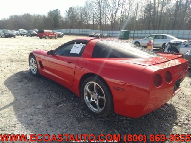 Used 2000 Chevrolet Corvette Coupe w/ Performance Handling Pkg RWD image 4