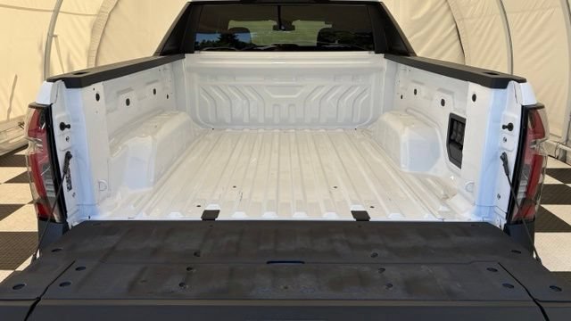 Used 2025 Chevrolet Silverado EV LT AWD/4WD image 5