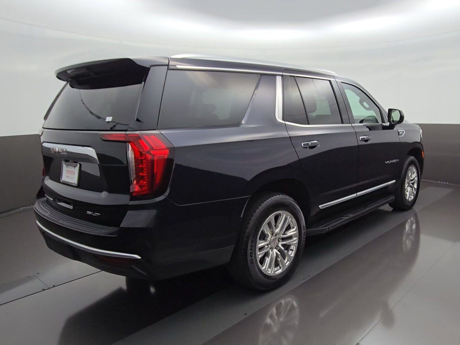 Used 2022 GMC Yukon SLT RWD image 10