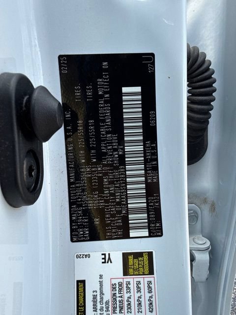 Used 2025 Toyota Corolla Cross XLE FWD image 25