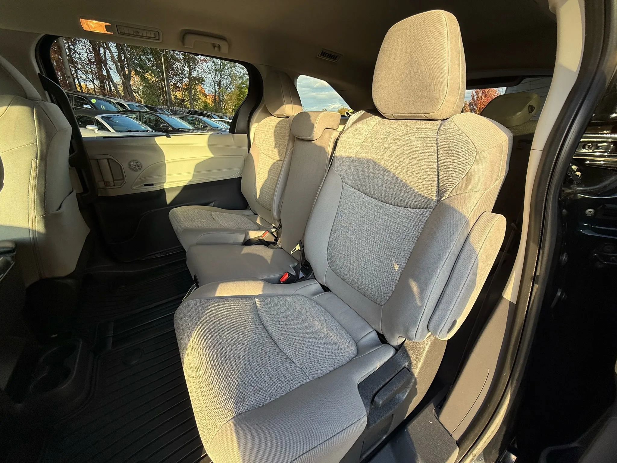 Used 2022 Toyota Sienna LE image 15