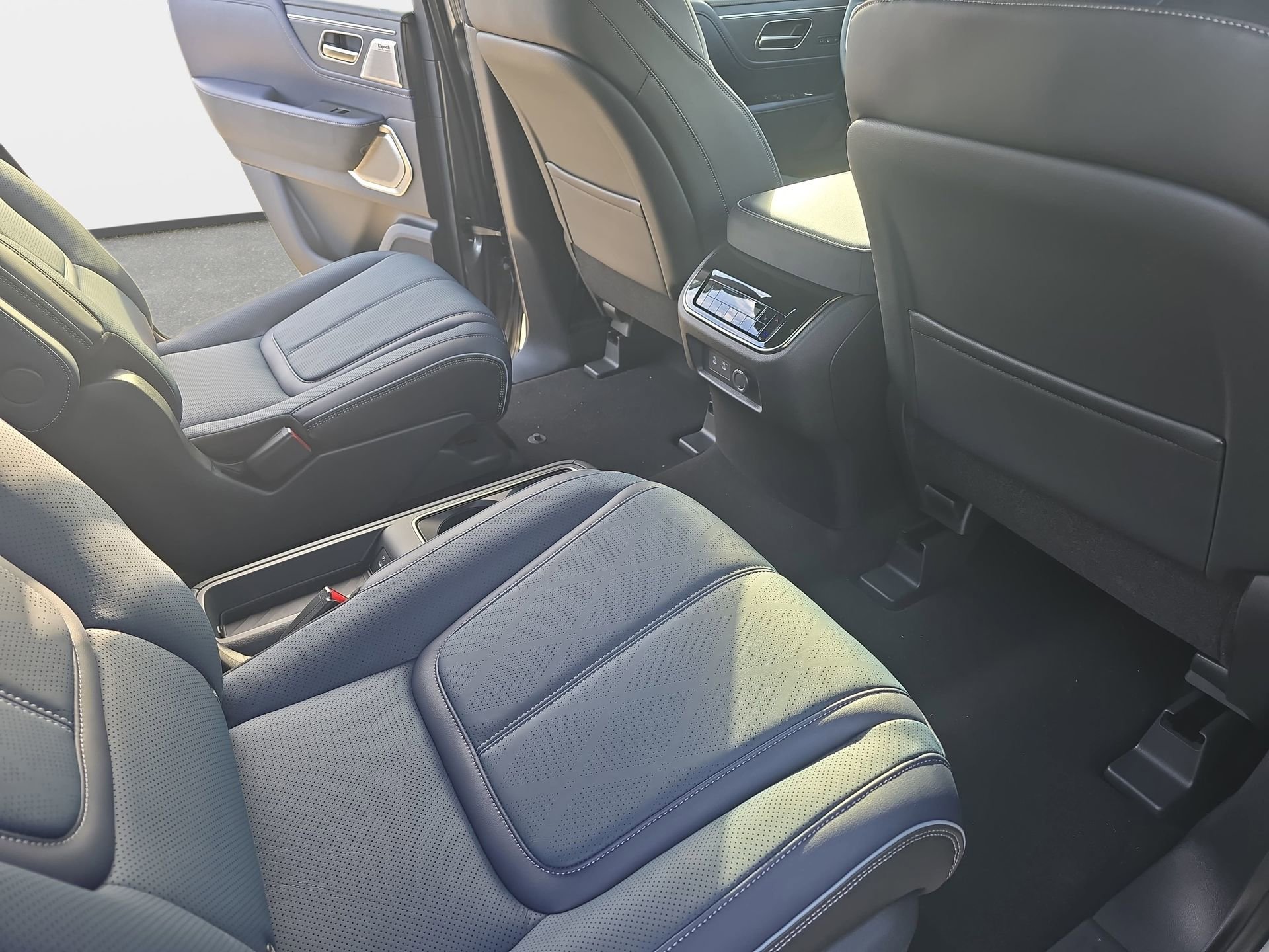 New 2026 INFINITI QX80 4WD image 11
