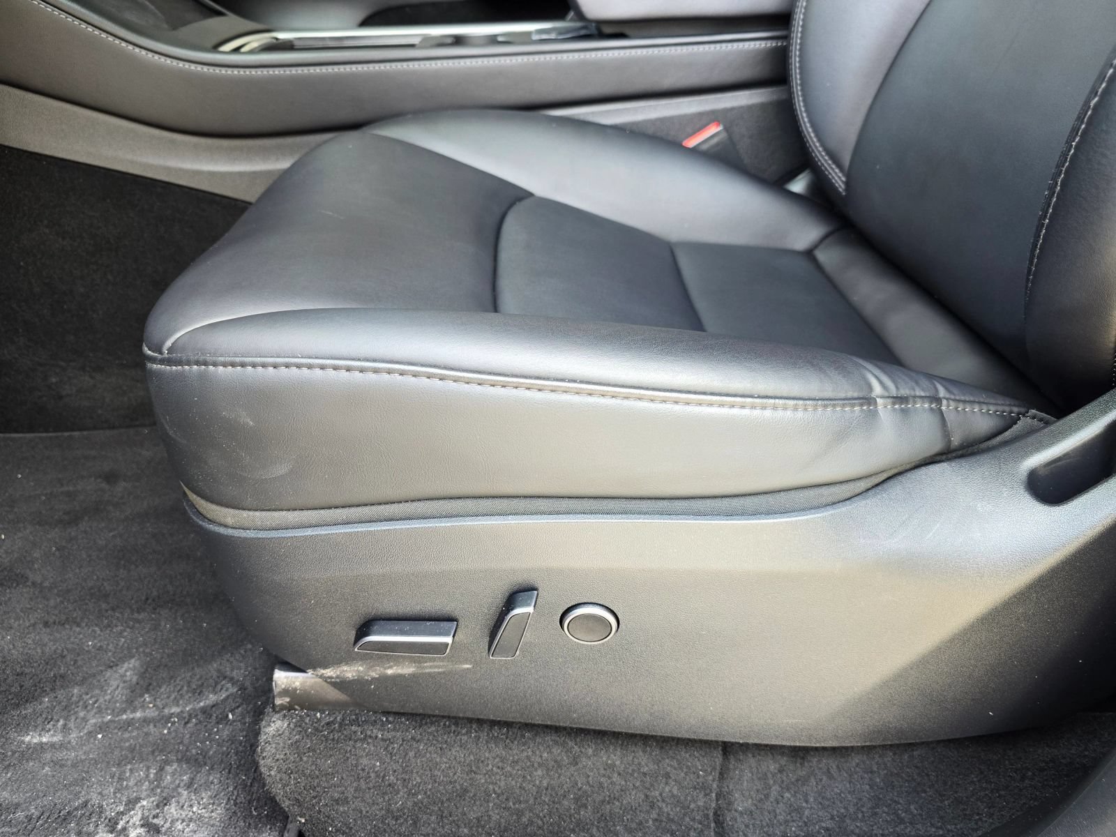 Used 2023 Tesla Model Y Long Range AWD/4WD image 25