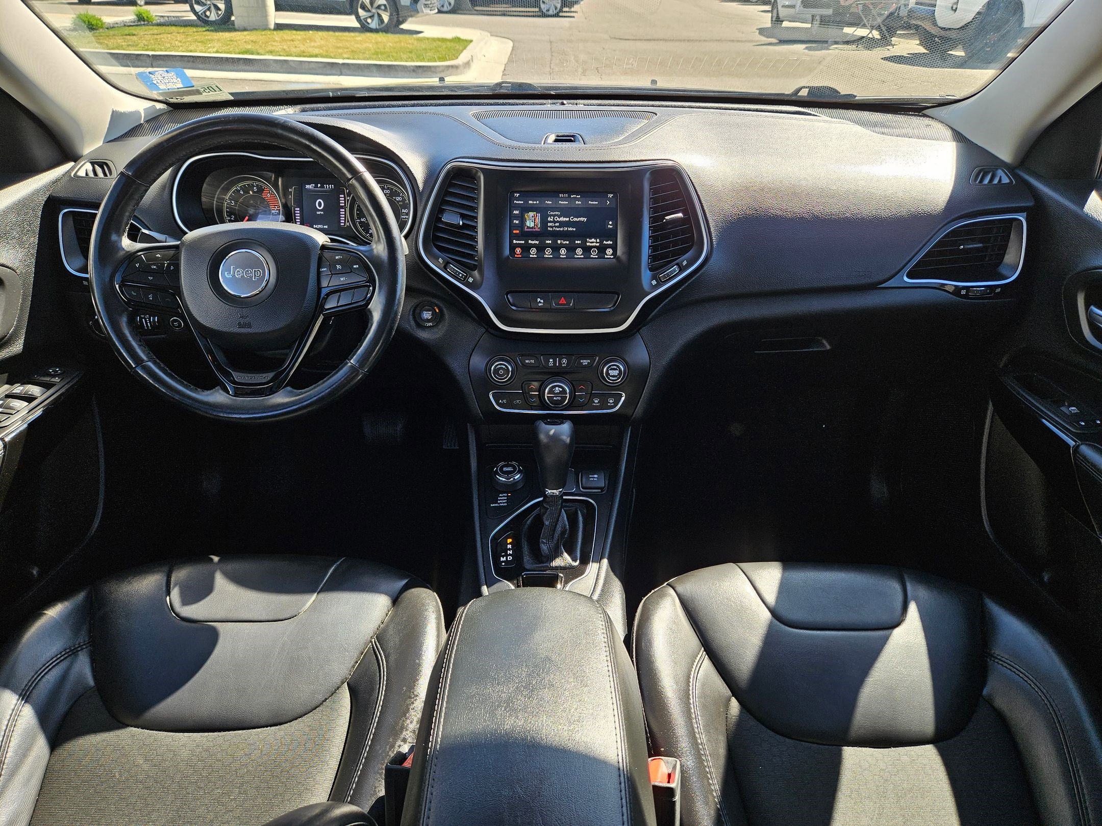 Used 2020 Jeep Cherokee Latitude Plus w/ Cold Weather Group AWD/4WD image 30