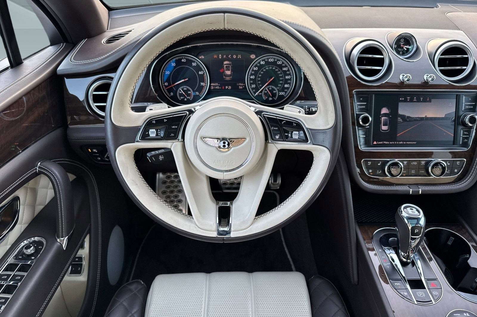 Used 2018 Bentley Bentayga image 29