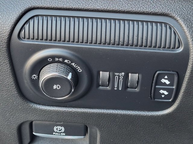 Used 2022 Jeep Wagoneer Series III AWD/4WD image 13