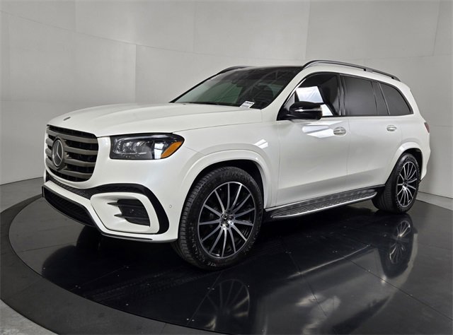 Used 2024 Mercedes-Benz GLS 580 4MATIC image 2