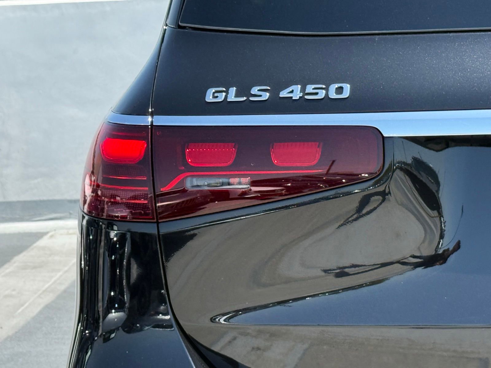 New 2026 Mercedes-Benz GLS 450 4MATIC image 9