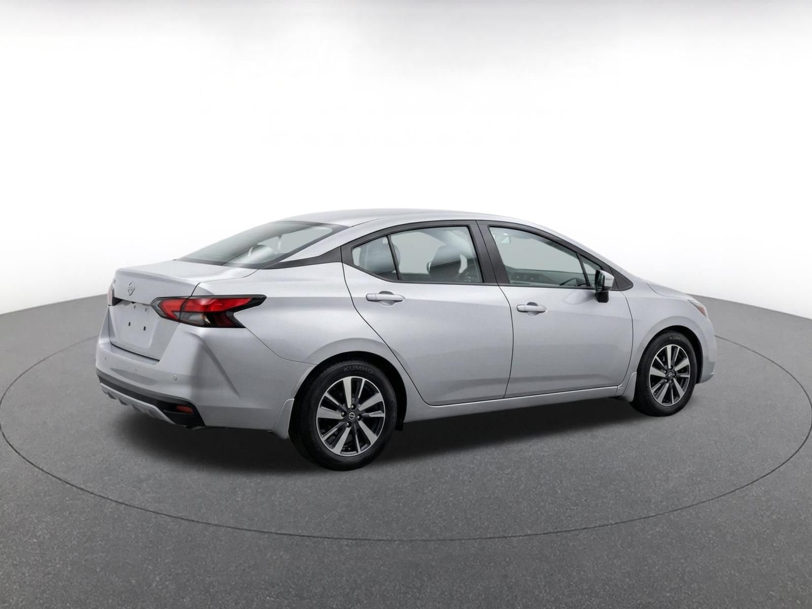 Used 2025 Nissan Versa SV FWD image 7