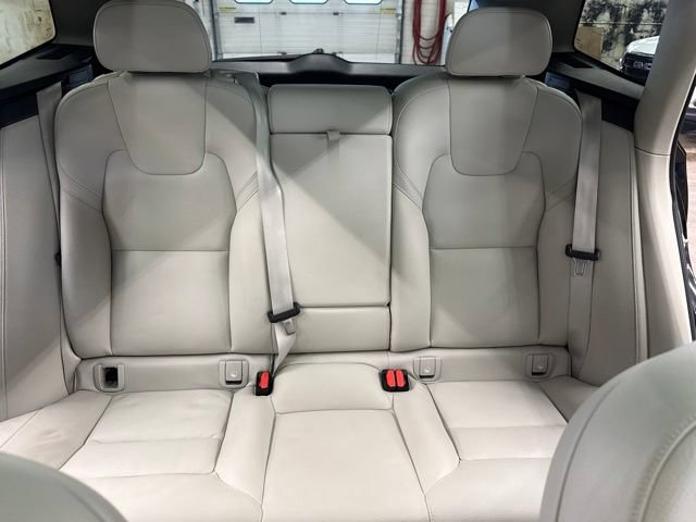 Used 2025 Volvo XC60 B5 Plus w/ Climate Package AWD/4WD image 29