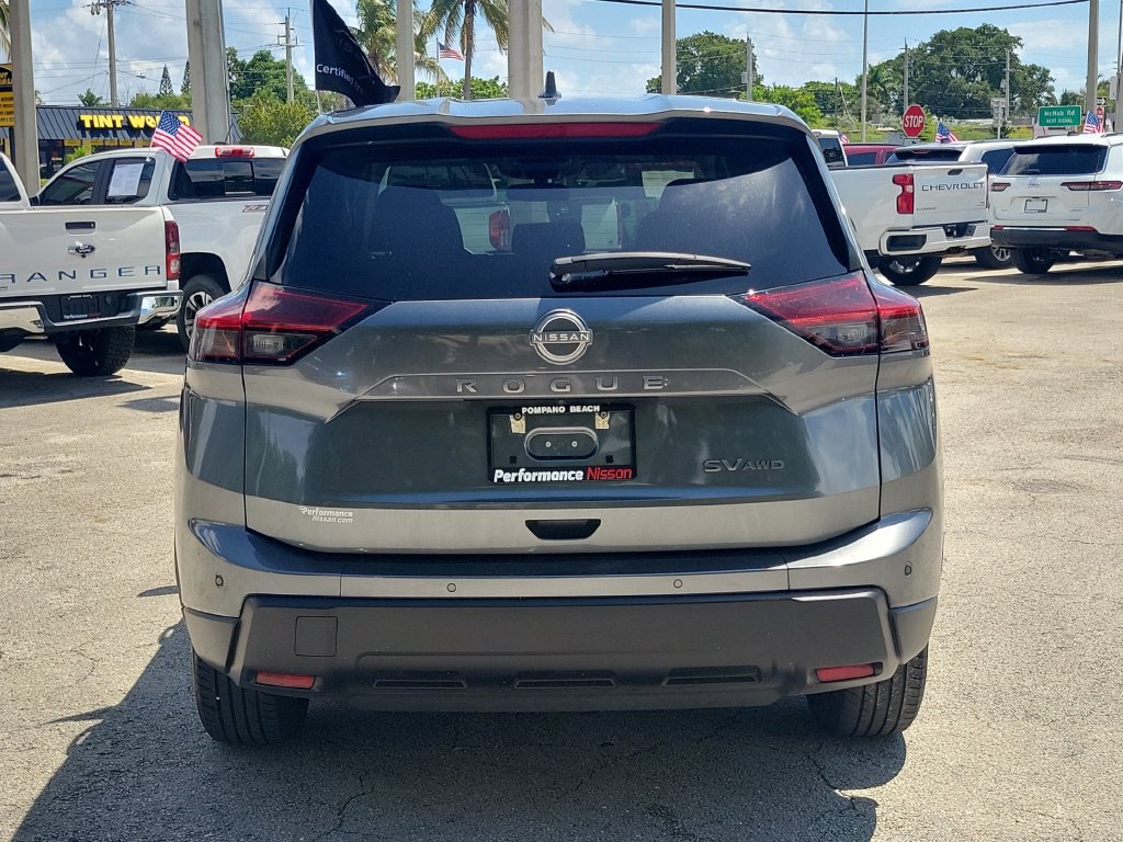 Certified 2024 Nissan Rogue SV AWD/4WD image 9
