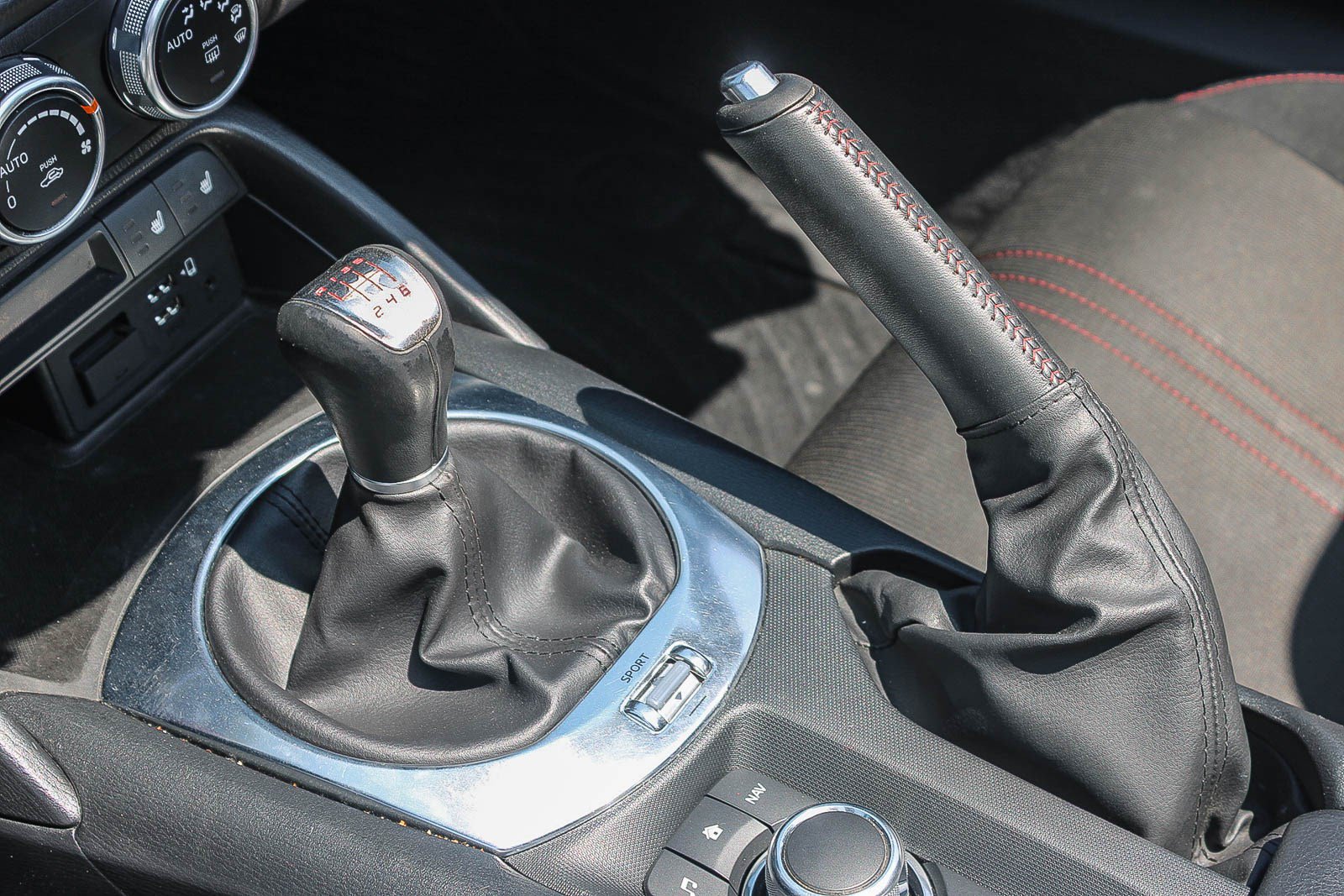 Used 2018 FIAT 124 Spider Abarth RWD image 28