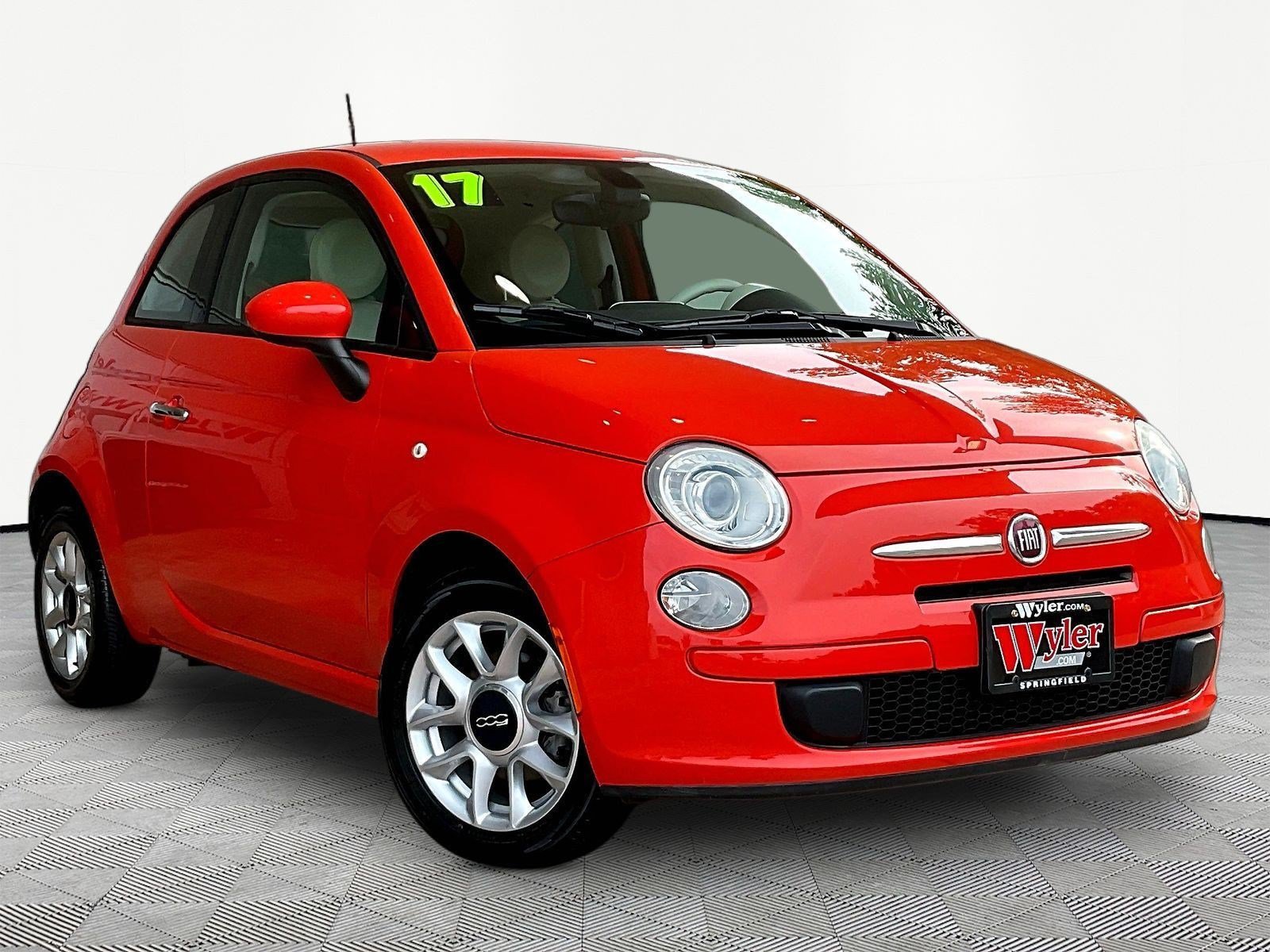 Used 2017 FIAT 500 Pop FWD image 3