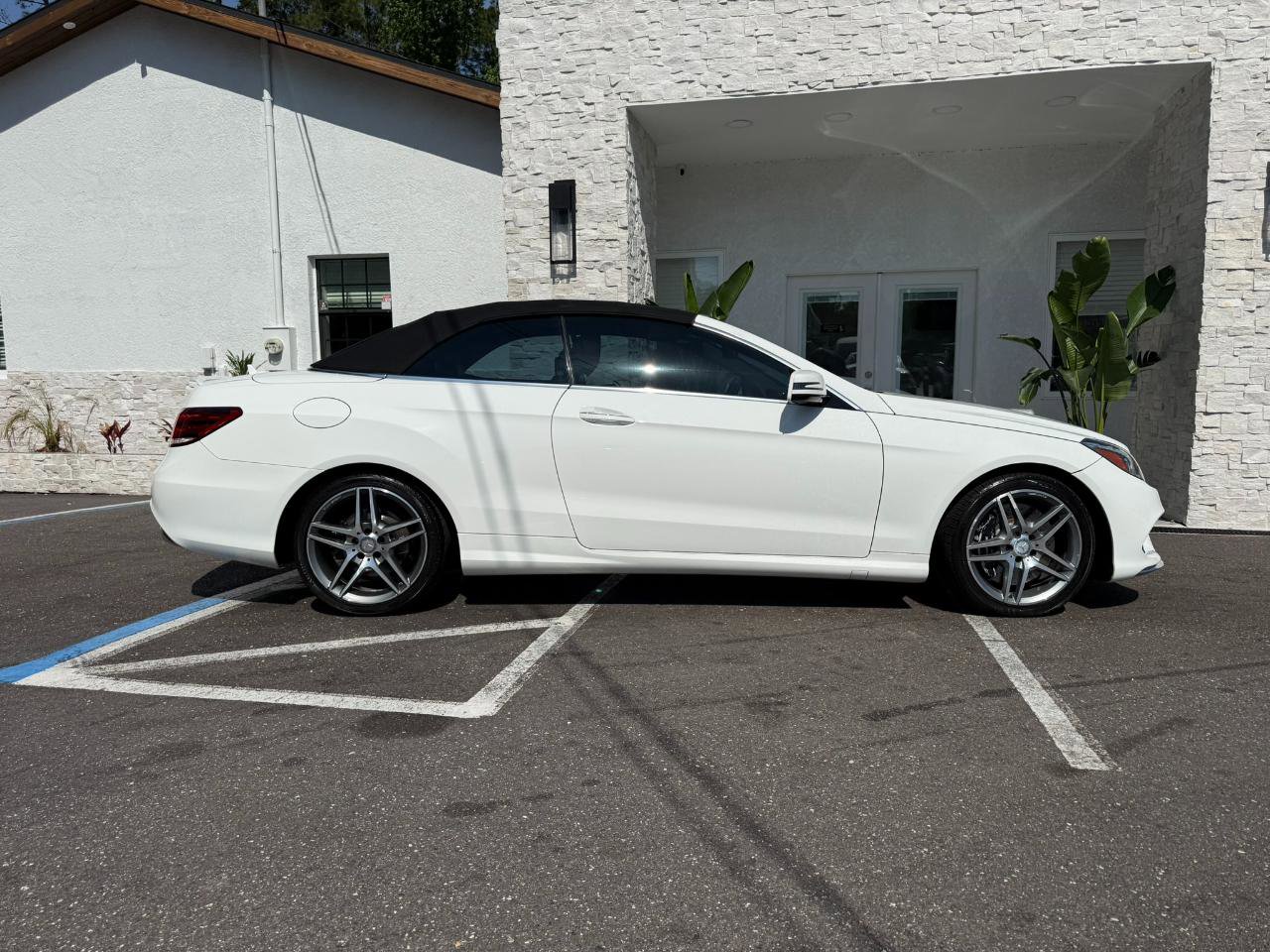 Used 2014 Mercedes-Benz E 550 Cabriolet image 23