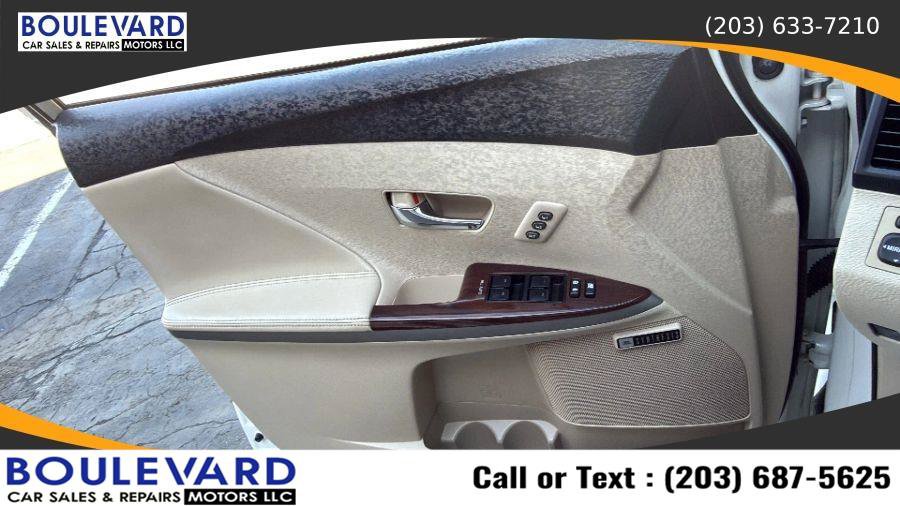 Used 2013 Toyota Venza Limited AWD/4WD image 24
