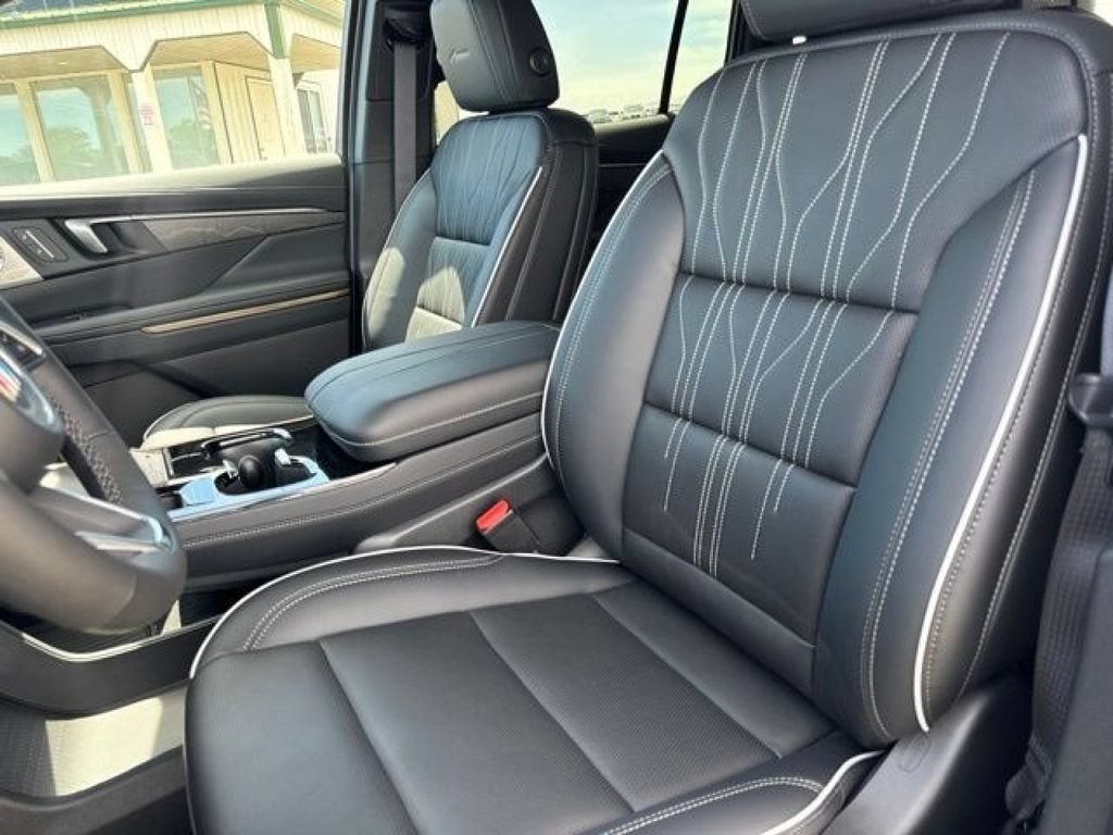 New 2026 Buick Enclave Avenir w/ Super Cruise Package AWD/4WD image 10
