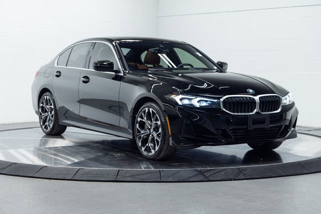 Certified 2025 BMW 330i xDrive Sedan w/ Premium Package AWD/4WD image 4