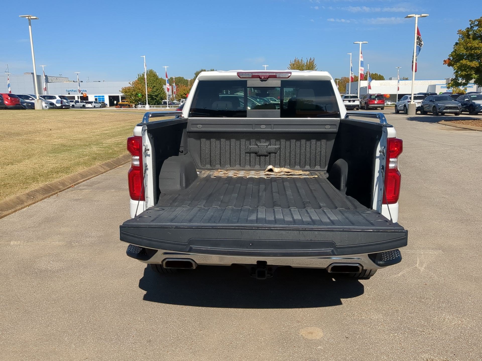 Used 2020 Chevrolet Silverado 1500 LTZ AWD/4WD image 23