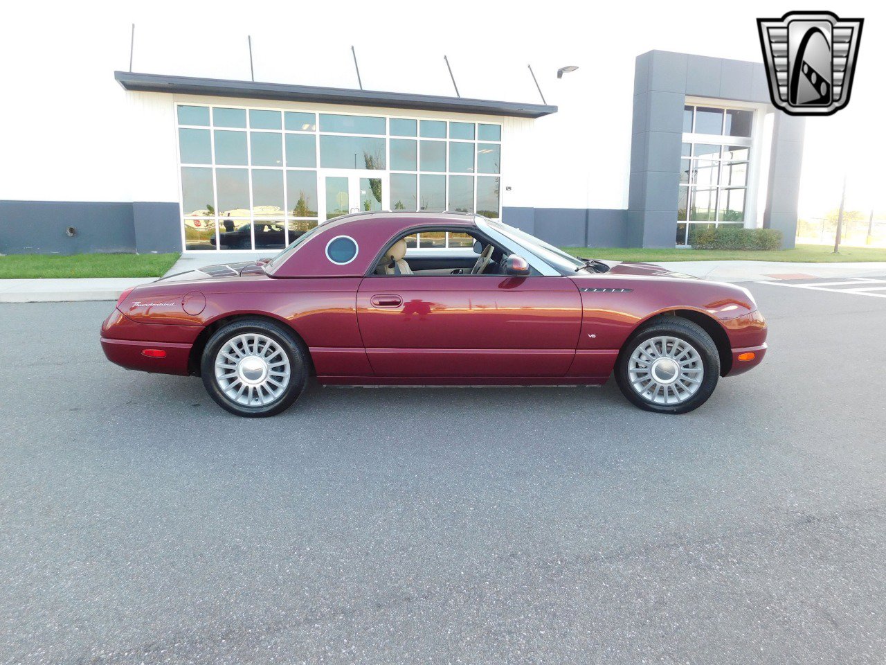 Used 2004 Ford Thunderbird image 3