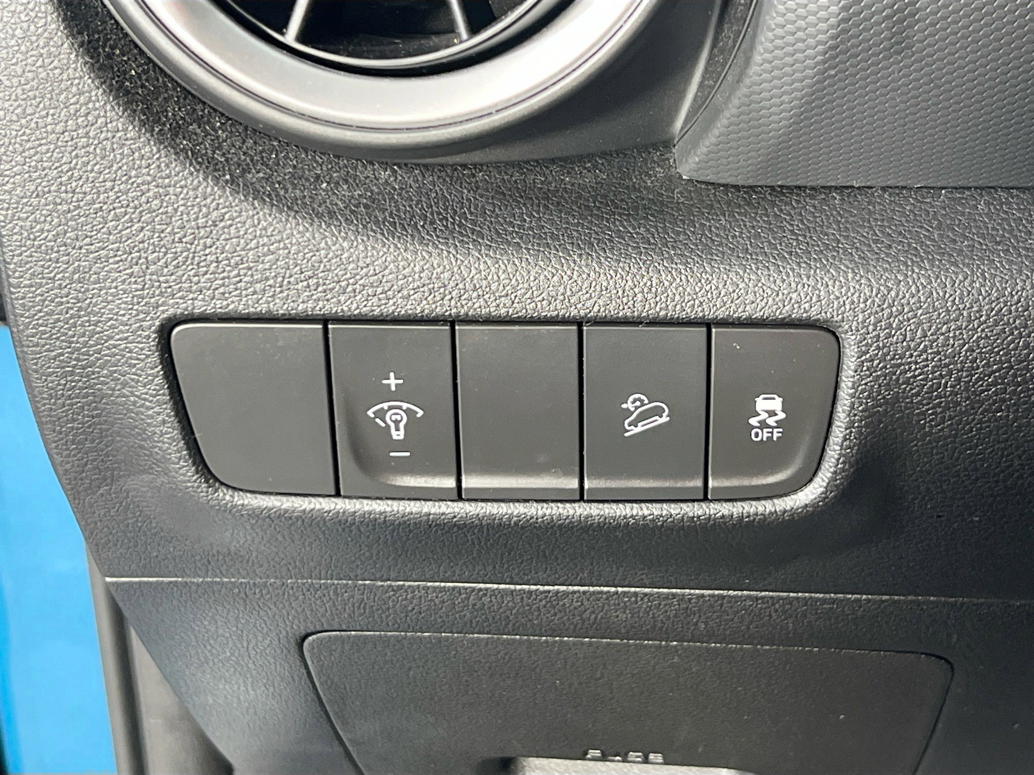 Used 2022 Hyundai Kona SEL w/ Cargo Package image 10