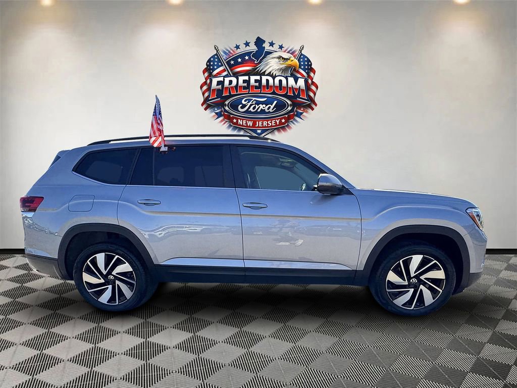 Used 2025 Volkswagen Atlas SE AWD/4WD image 5